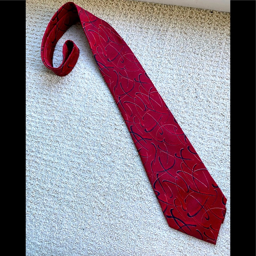 Tie- like new- 2 for $16